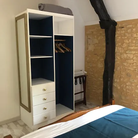 Le Chevrefeuille De Charme Saint-Cyprien (Dordogne)