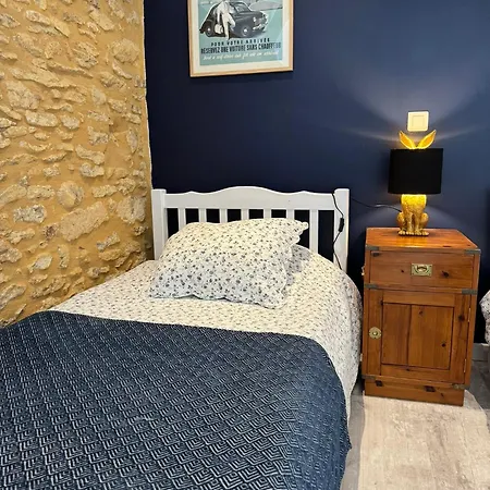Le Chevrefeuille De Charme Saint-Cyprien (Dordogne)